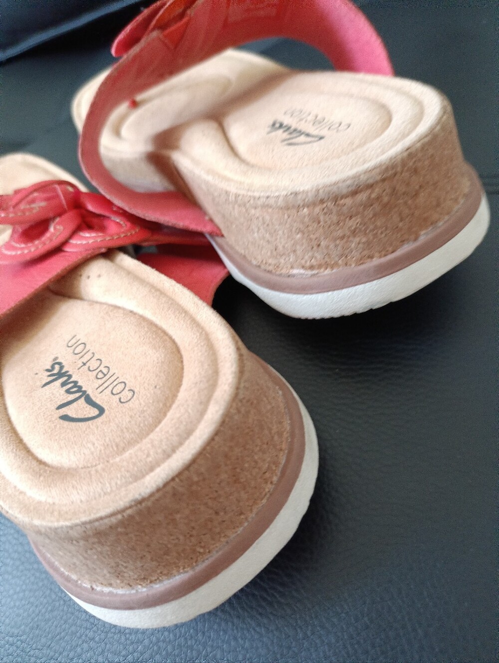 Clarks Leather Flower Thong Sandals Cushioned 8.5 Red - Picture 7 of 16